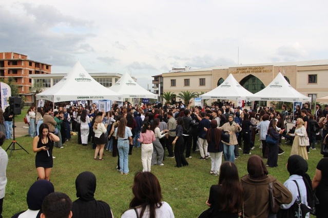 OMÜ Çarşamba Kampüsü'nde yeni öğrencilere MKG Uyum Fest'26 düzenlendi