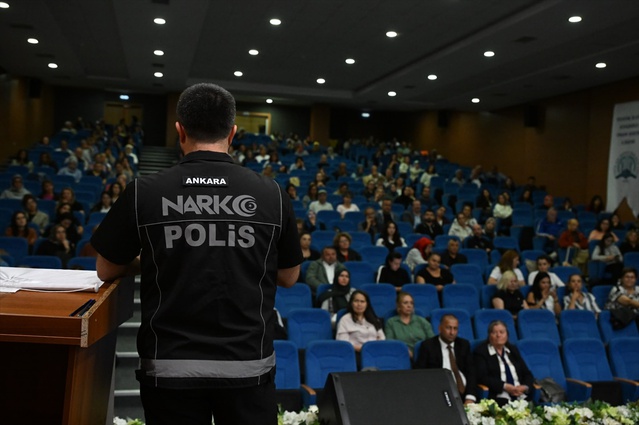 Ankara'da okul çevresi denetiminde 64 araca 1 milyon 564 bin 774 lira ceza yazıldı