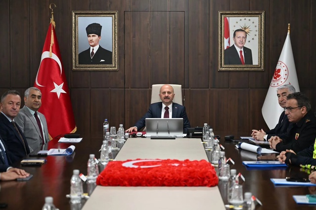 Aydın'da İl Komisyonu üniversite ve yurt güvenliği, bağımlılıkla mücadeleyi görüştü