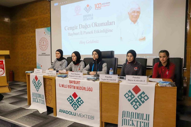 Bayburt'ta Cengiz Dağcı paneli yapıldı, İl Milli Eğitim Müdürü de katıldı