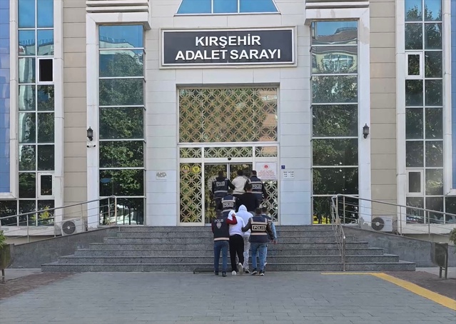 Kırşehir'de yağma ve yaralama suçlarından gözaltına alınan 5 zanlıdan 3'ü tutuklandı