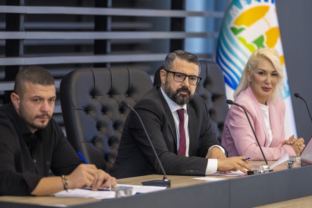 Mezitli Belediye Meclisi ekim toplantısında gündemi komisyonlara havale etti