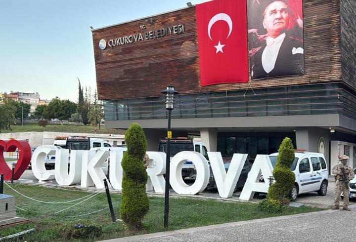 SON DAKİKA! Çukurova Belediyesi’ne operasyon