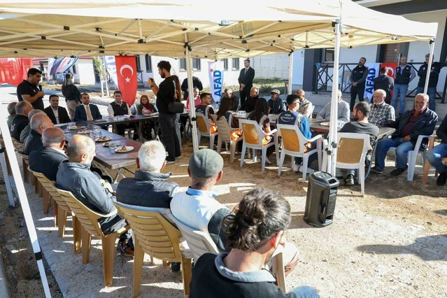 Tunceli Pertek'te Burmageçit köyünde 11 kırsal konut hak sahiplerine teslim edildi