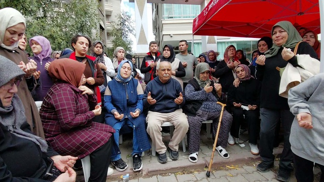 Soma'daki maden ocağındaki göçükte ölen Ömer Karakaya Kırkağaç'ta toprağa verildi