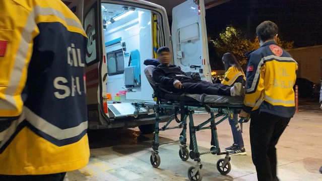 İnegöl'de 16 yaşındaki gencin karnına dikenli teller saplandı, genç ağır yaralandı