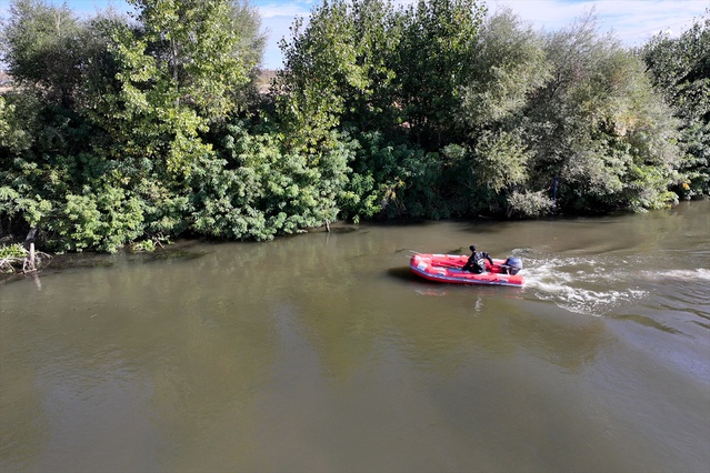 Edirne'de Meriç Nehri'nde kaybolan iki çocuk 2. gününde aranıyor