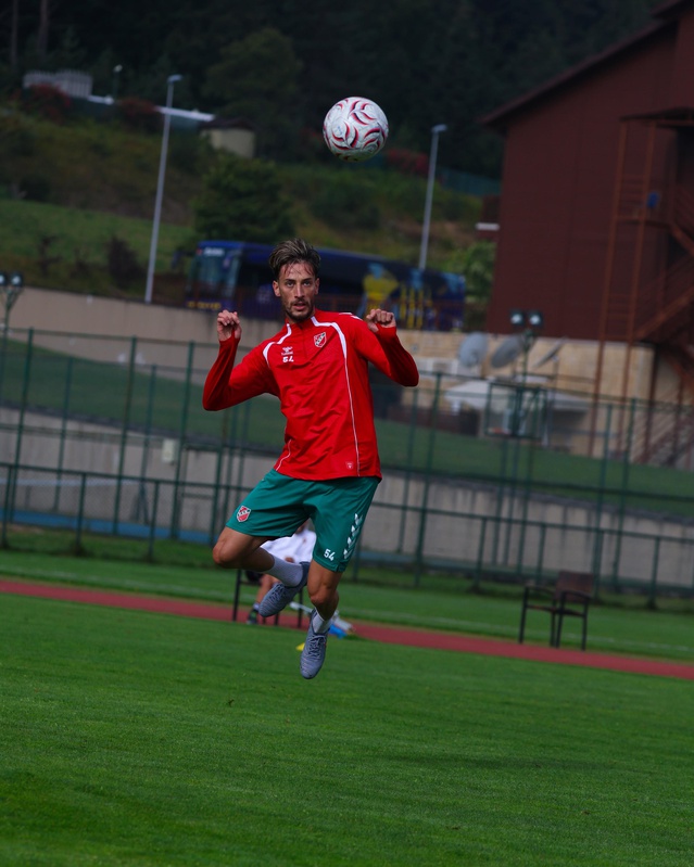 Karşıyaka'da sakatlıklar can sıkıyor, Ensar en az 2-3 hafta, Berat en az 2 maç yok