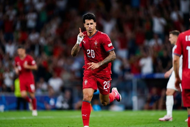 Ronaldo'suz Portekiz şaha kalktı