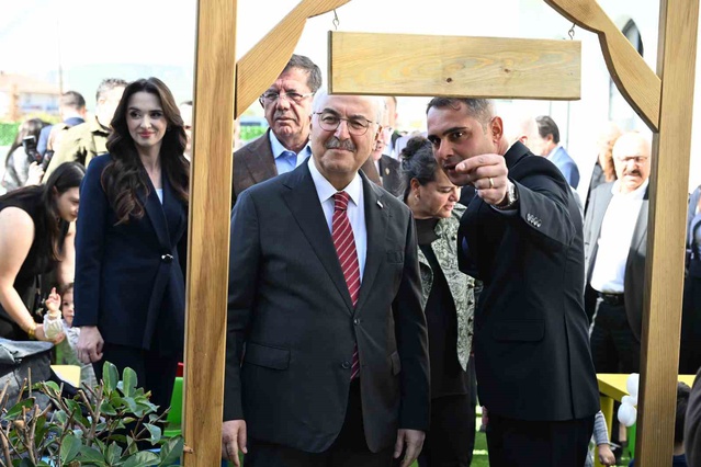 Denizli Valisi Köşger, Çivril'de 132 kapasiteli gündüz bakımevinin açılışına katıldı