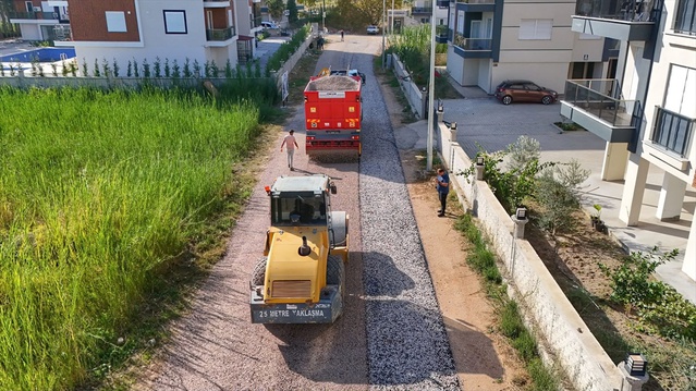 Finike'de altyapı bitince sıcak asfalt yapılacak, Başkan Geyikçi israf uyarısı yaptı