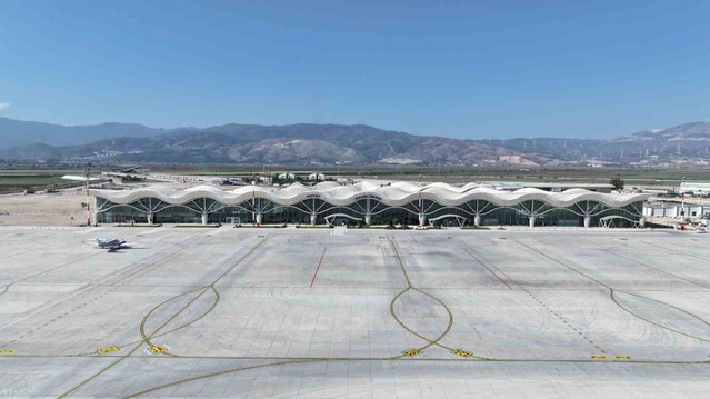 Bakan Uraloğlu, Hatay Havalimanı'ndaki yeni tesisler için 2026 sonunu hedefledi