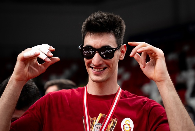 Galatasaray Madeş Mobilya, Ziraat Bankkart'ı 3-1 yenip kupayı Kırıkkale'de aldı