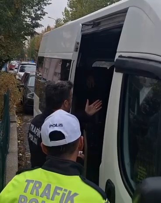 Kütahya'da 5 özel ihtiyaçlı öğrencinin servis sürücüsü dur ihtarına uymayıp kaçtı
