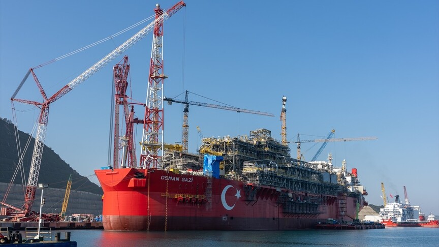 Türkiye'nin ilk yüzer üretim platformu Osman Gazi görev yerine uğurlanıyor