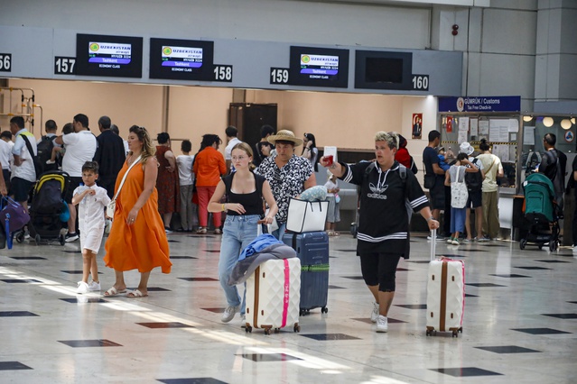 DHMİ'ye göre Antalya Havalimanı eylülde 5 milyon 41 bin 280 yolcuya hizmet verdi