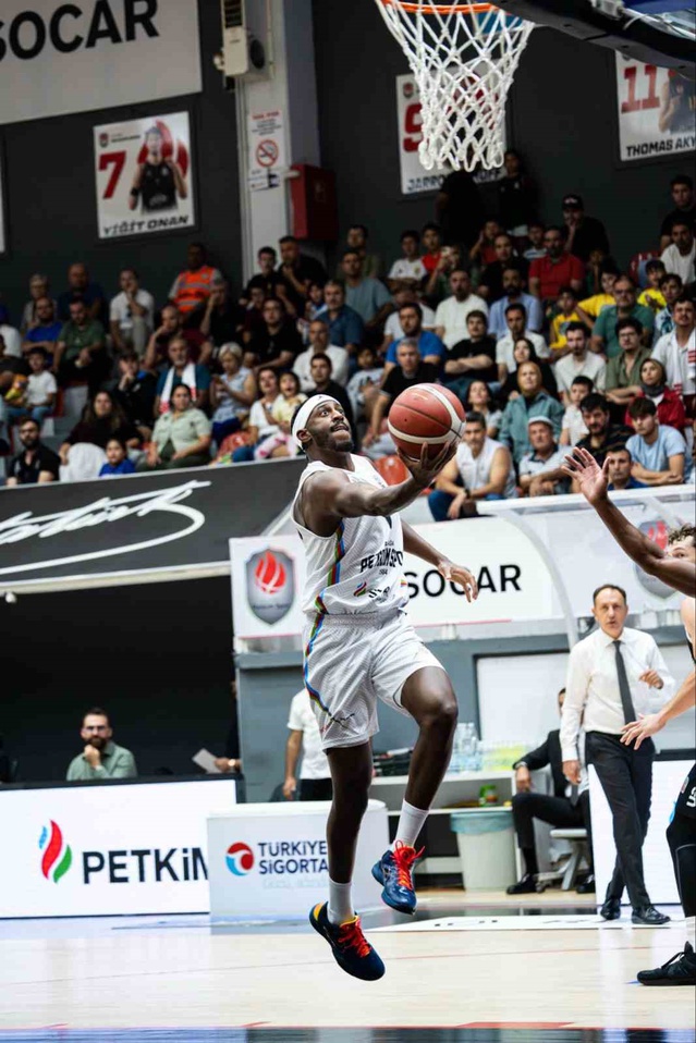 Aliağa Petkimspor Tofaş deplasmanında 74-72 kazanıp ikinci dış saha galibiyetini aldı