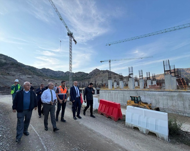 Amasya'daki 600 yataklı devlet hastanesi inşaatında 369 sismik izolatör yerleştirildi