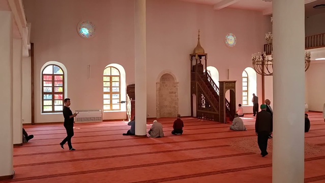 Osmaniye'de depremde ağır hasar alan Envar-ül Hamit Cami 3,5 yıl sonra ibadete açıldı