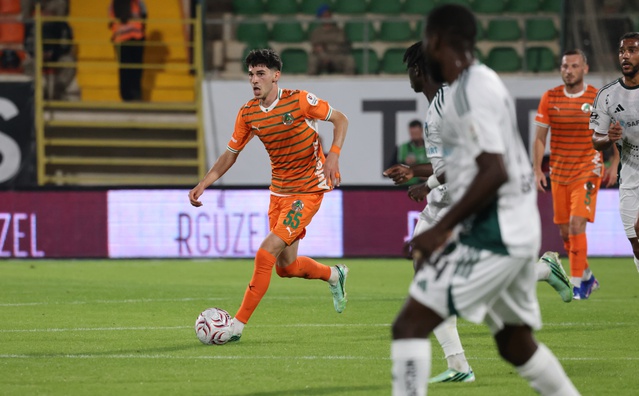 Kocaelispor, Süper Lig'in 9. haftasında deplasmanda Corendon Alanyaspor'u 2-1 yendi