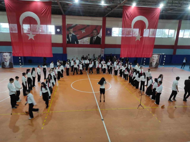 Batman Sason'da Cumhuriyet Bayramı, cumhuriyetin 103'üncü yıl dönümüyle kutlandı