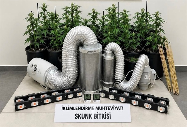 Çanakkale'de jandarmanın uyuşturucu operasyonunda 22 şüpheliden 11'i tutuklandı