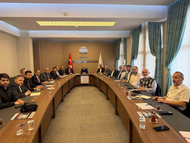 Düzce'de imam hatip okul müdürleri İl Milli Eğitim Müdürü Özer başkanlığında toplandı