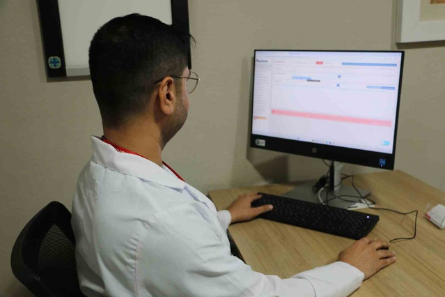 Diyarbakır'da cildiye uzmanı, merdiven altı kozmetiklerde kanser riski uyarısı yaptı