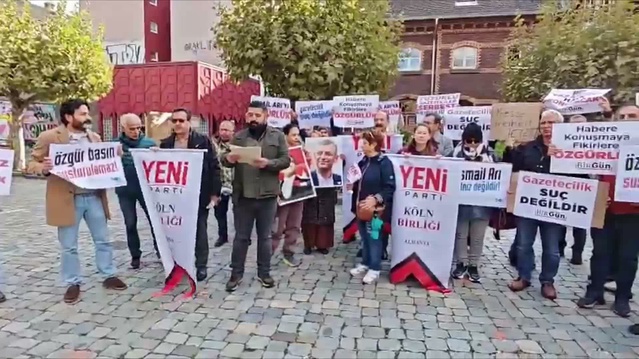 YENİ Parti Köln Birliği basın özgürlüğüne baskıyı yaklaşık 100 kişiyle protesto etti.