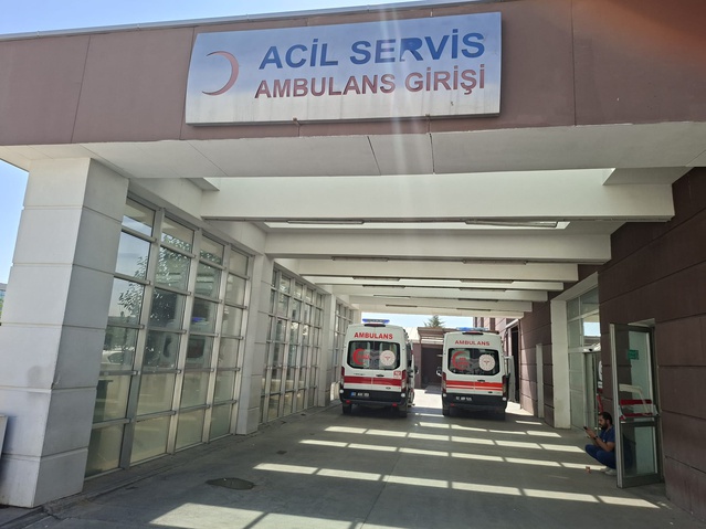 Adıyaman'da 2'nci katın penceresinden düşen 6 yaşındaki çocuk ağır yaralandı