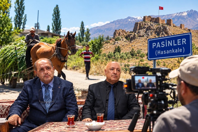 Bdirxanlı, İki Hasankale belgeseli için Hsnqala-Hasankale bağlarını Pasinler'de çekti