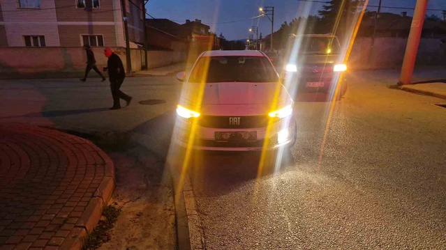 Çorum Alaca'da otomobille çarpışan motosiklette 1 sürücü yaralandı