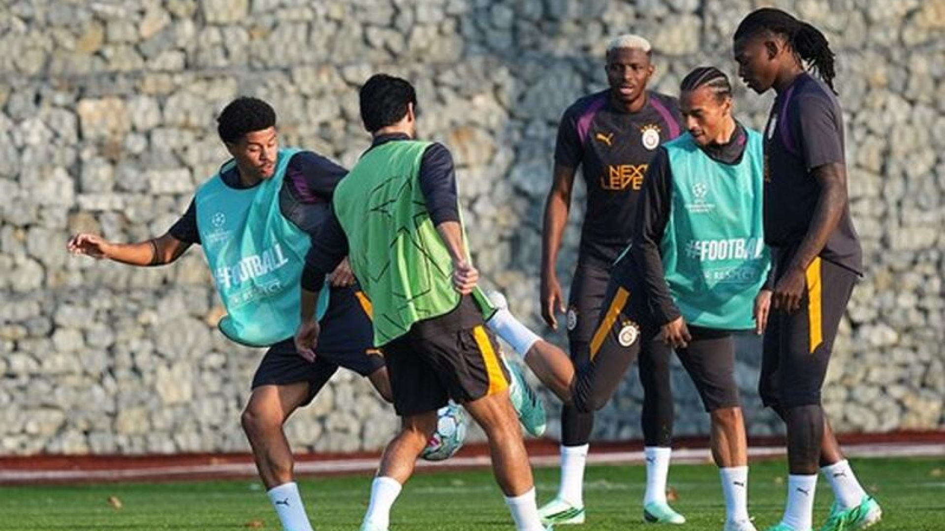Galatasaray'da Barcelona mesaisi!