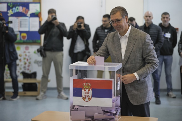Sırbistan’da 14 yıllık Vucic iktidarı son buldu: Yenilgiyi kabul etti