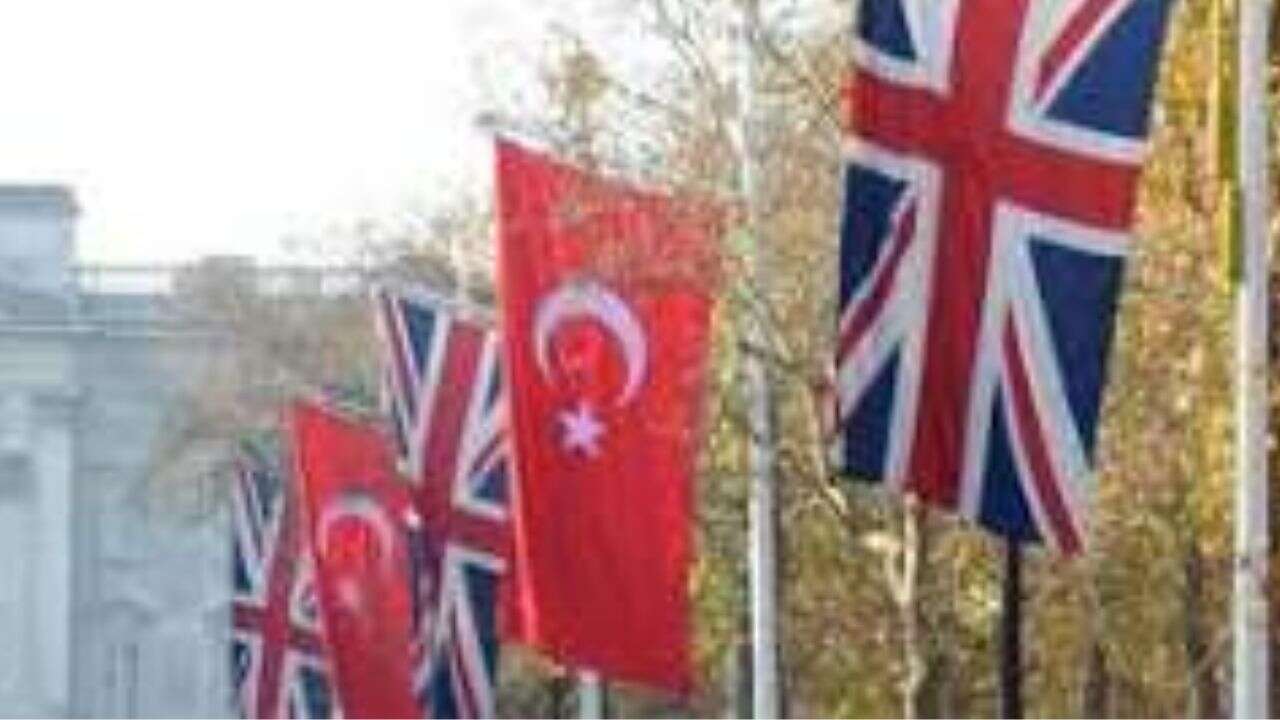 Türkiye ve İngiltere’den düzensiz göçle mücadelede iş birliği mesajı
