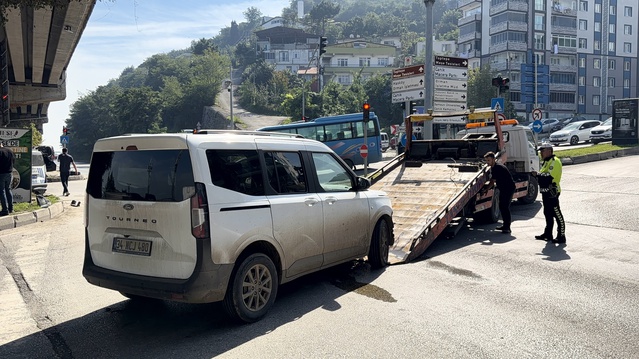 Samsun Canik'te hafif ticari aracın çarptığı cip takla attı, 1 kişi yaralandı