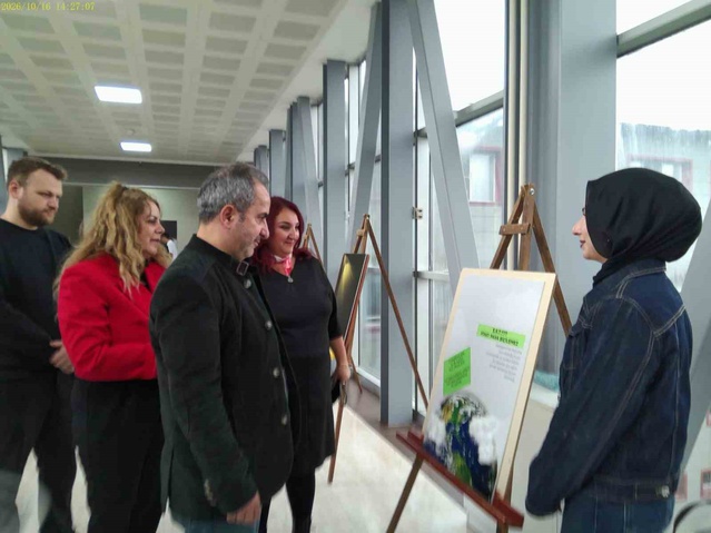 Atatürk Üniversitesi'nde sürdürülebilir yaşam sergisi açıldı, atıklar sanata dönüştü