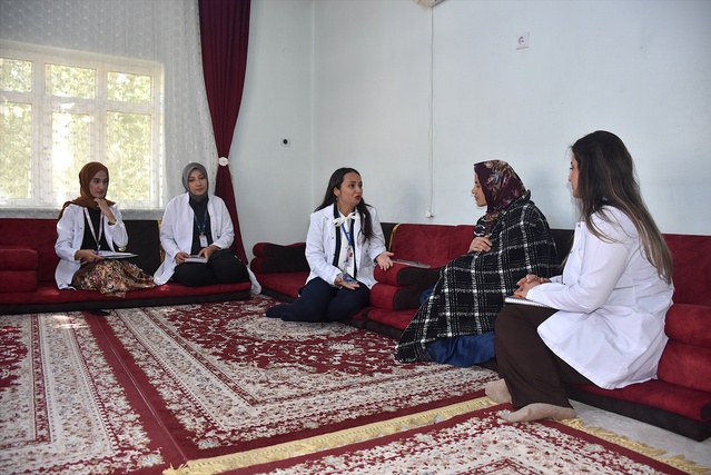 Başkale'de sağlık ekipleri son 3 ayda 109 gebeye ulaştı, normal doğuma teşvik ediyor