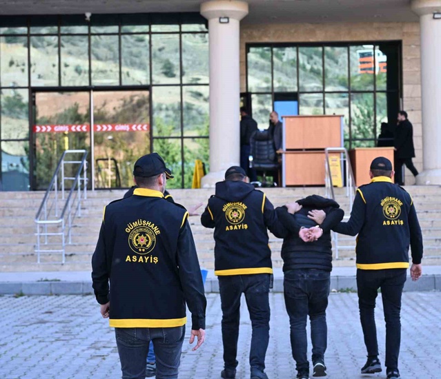 Gümüşhane'de aynı apartmandaki iki evden altın ve para hırsızlığı şüphelisi yakalandı