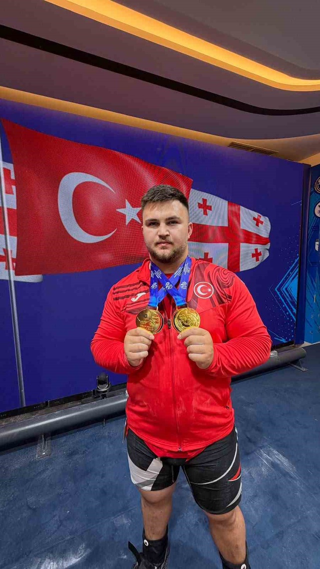Selahattin Altın, Gençler Avrupa Halter Şampiyonası'nda +110 kiloda 2 altın kazandı