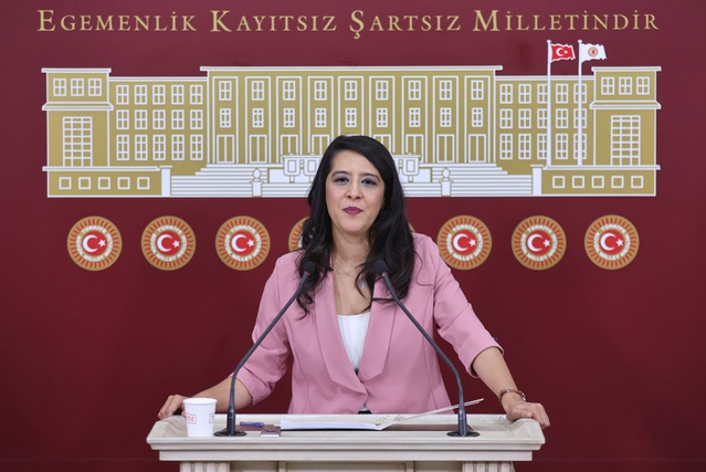 EMEP'li Karaca, 70 avukatın hakim-savcı yapıldığı iddiasını Bakan Gürlek'e taşıdı