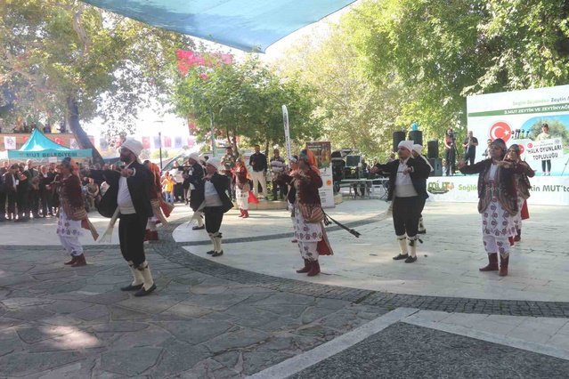 Mersin Mut'ta 3. Zeytin ve Zeytinyağı Festivali açılışla başladı