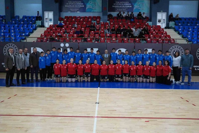 Düzce'de 2026-2027 okul sporları sezonu Bahçeşehir Spor Salonu'ndaki açılışla başladı