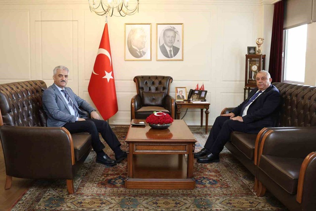 DTSO Başkanı Erdoğan Bıyık, seçim sonrası veda ziyaretlerine Vali Makas ile başladı
