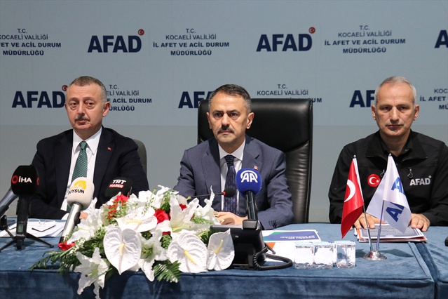 Kocaeli'de yağışlar sonrası 1700 olaya müdahale edildi, kayıp 1 kişi aranıyor