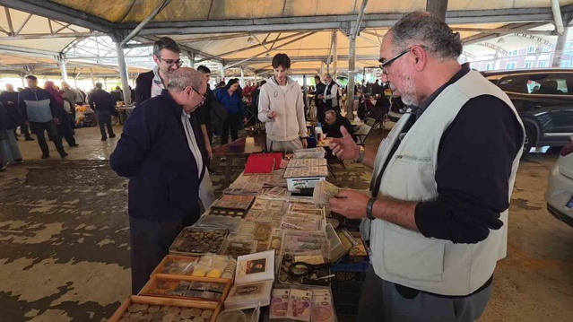 Paracı Ali Baba, 184 devletin parasını Kütahya'da koleksiyonerlerle buluşturuyor