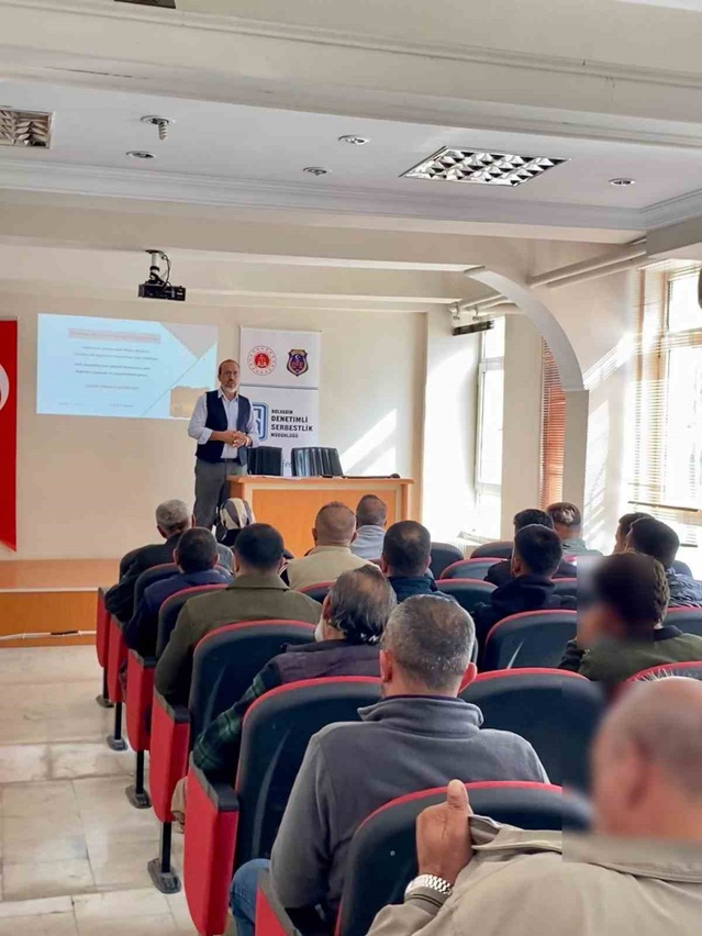 Bolvadin Denetimli Serbestlik Müdürlüğü yükümlülere manevi gelişim semineri düzenledi