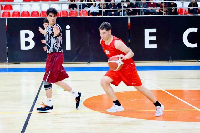 Bilecik'te okul sporları basketbolunda kupa ve madalyalar sahiplerini buldu