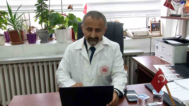 Uzman Bilgili, ekran süresinin çocuklarda duruş bozukluğuna yol açabildiğini söyledi