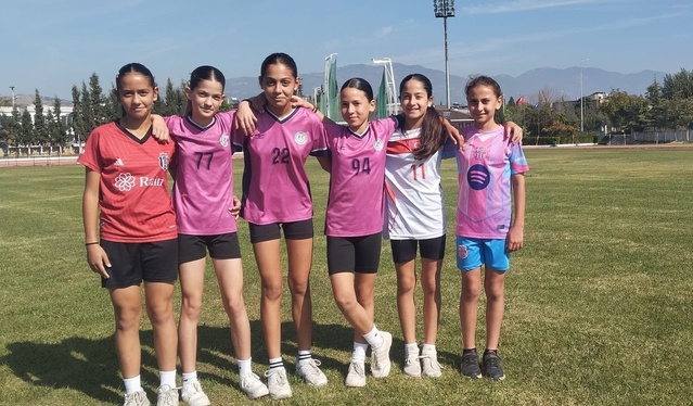 Aydınlı 4 öğrenci atletizmde bölge yarışlarına katılacak
